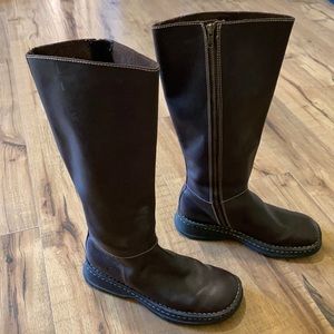 Born boots size 8